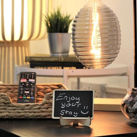 Free Local Parking - Fast Wifi - Sleeps 10 Guests By Property Promise Cardiff Ngoại thất bức ảnh