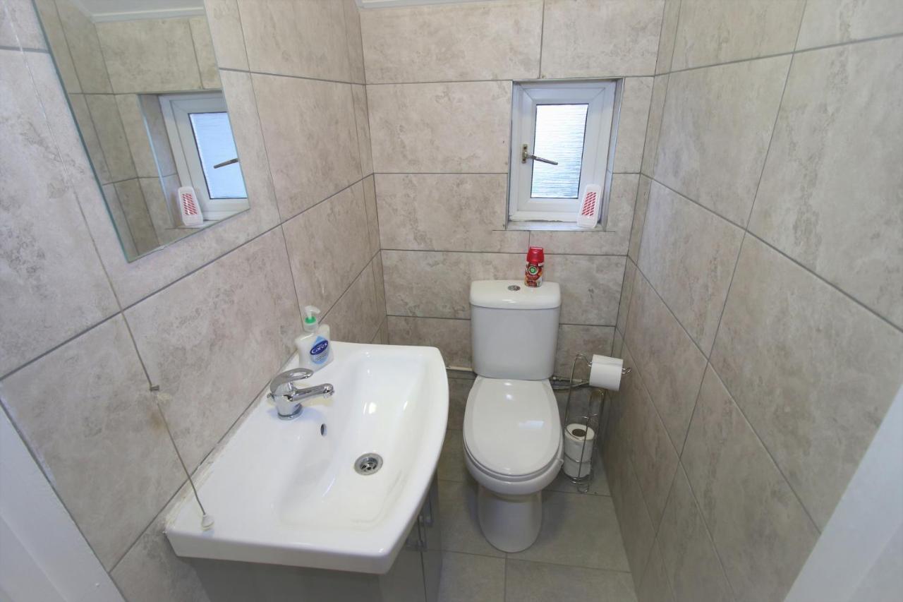 Free Local Parking - Fast Wifi - Sleeps 10 Guests By Property Promise Cardiff Ngoại thất bức ảnh